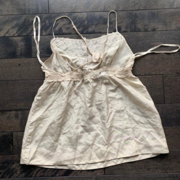 BCBG Embroidered tank top - Picture 2 of 2